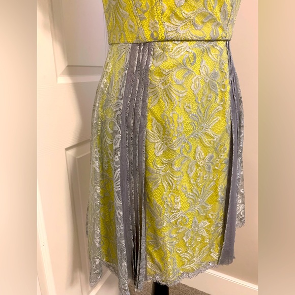 BCBG Formal Sheath/Lace Dress - Picture 5 of 6